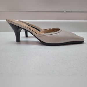 Rockport cream mules